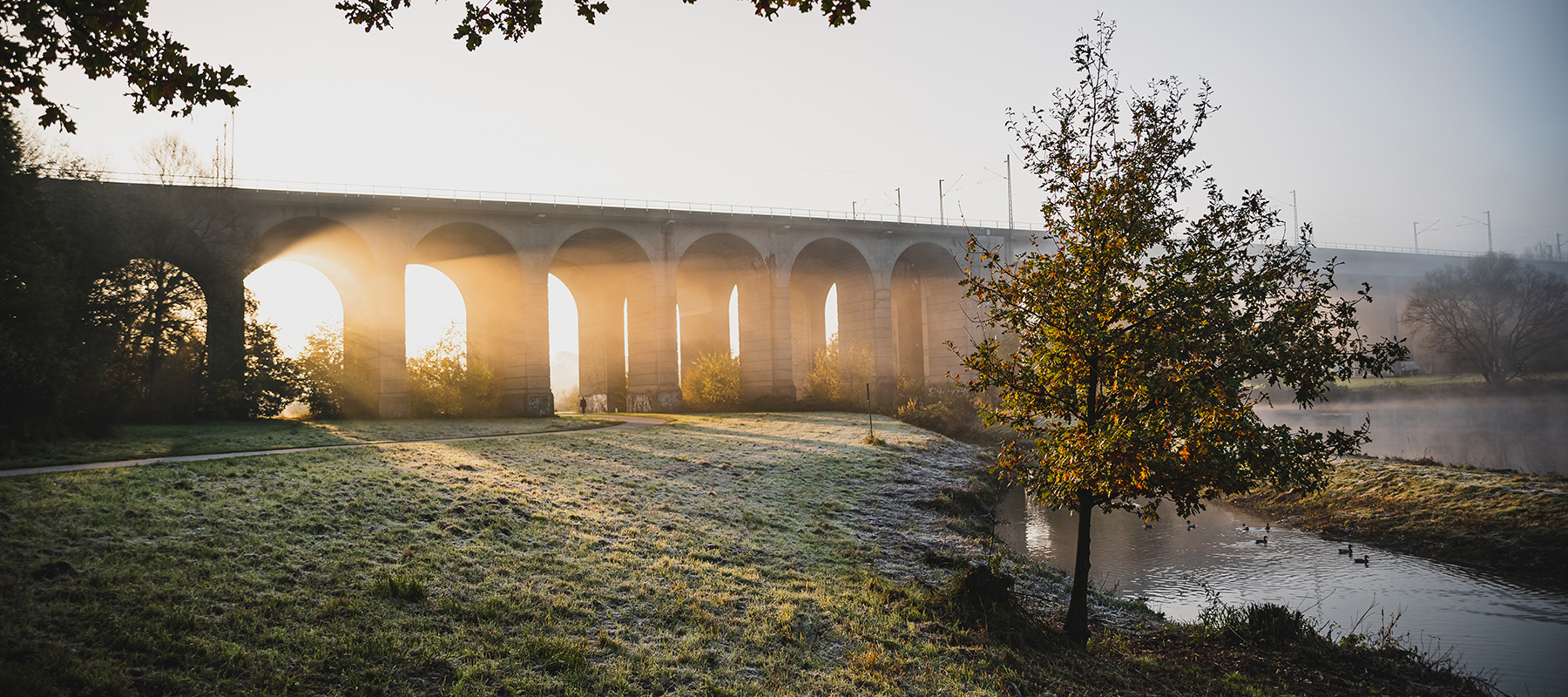 Leben-braucht-Hoffnung-Talbrücke-Stausee-Bielefeld